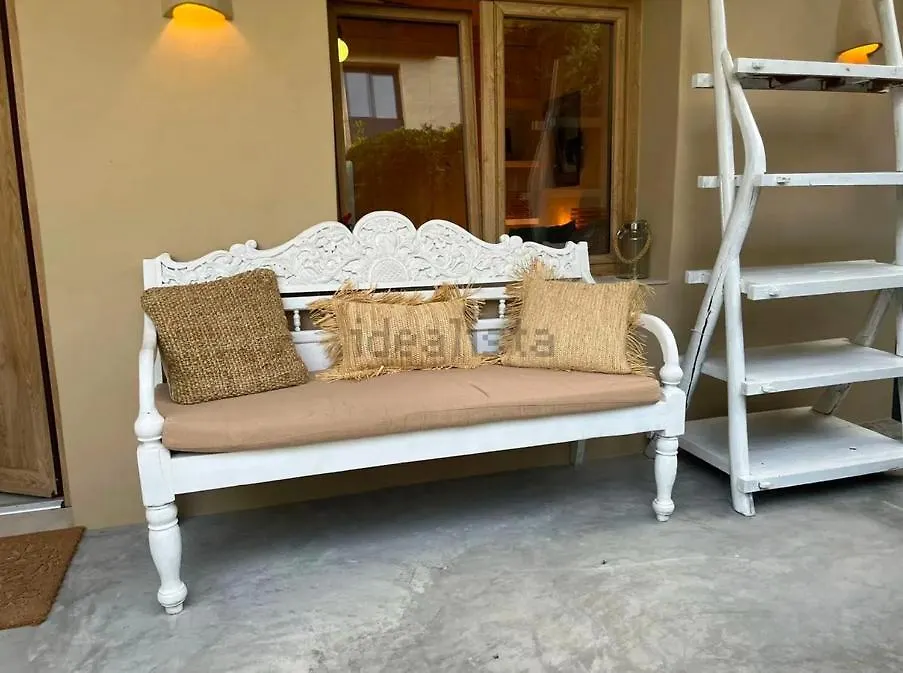 Stylish & Idyllic Finca With Private Garden 5 Min Walking From South Beach Barcelona In Gava Mar Holiday home